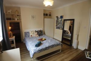 COSY CAMDEN 2 BEDROOM APARTMENT WITH TERRACE