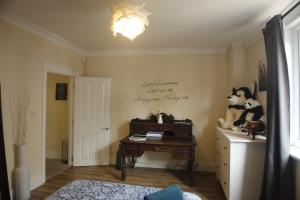 COSY CAMDEN 2 BEDROOM APARTMENT WITH TERRACE