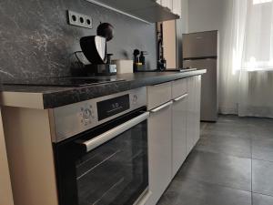 Căsuță cu parcare și grădină - The Cozy Chic Retreat