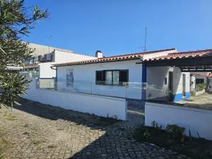 Sunflower Castle View in Óbidos - Sobral