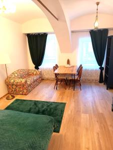 Apartments Romantic and Family Room Zemlinski 9,10, 11