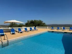 BnB Homes Luxurious Villa Stardust with swimming pool & BBQ for Family Fun - Mem Moniz