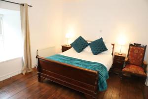 Wild Atlantic Way Historic House in the Burren 2 night min stay