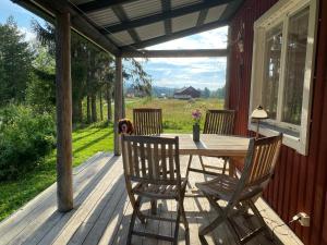 Lapplands lilla Gästhuset med båtuthyrning - Lapplands kleines Gästehaus mit Bootsverleih