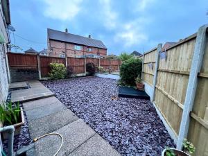 Housefield Stay, Room 2