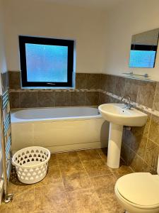 Housefield Stay, Room 2