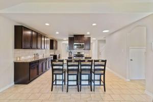 5 Bedroom Luxurious Retreat in Schertz, San Antonio