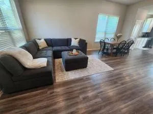 Spacious Retreat 5 Min from Lake Conroe - Honea