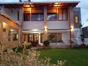 Accueillant Auberge Salta - سالتا