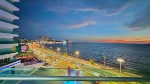 Espectacular Condo Vista al mar, a Pie de Malecón