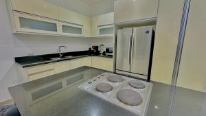 Espectacular Condo Vista al mar, a Pie de Malecón