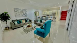 Espectacular Condo Vista al mar, a Pie de Malecón