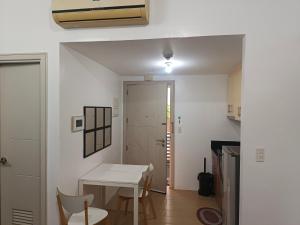 Avah cozy condotel 150 Newport boulavevard Pasay city