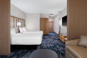 Extended Queen Suite with Two Queen and Sofa Bed room in Fairfield by Marriott Inn & Suites Sioux Center