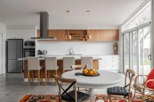 Rose Villa Heritage Home with Parking & WiFi - Forth