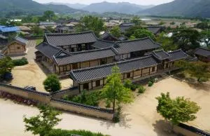 Hahoe Chunghyodang - Yeongju