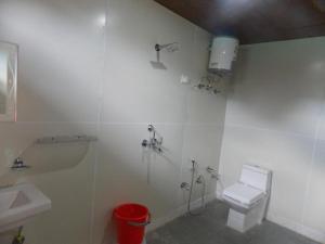 Midway Resturant and Guest house, Dhanaulti