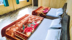Midway Resturant and Guest house, Dhanaulti
