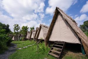 Sungai Huts