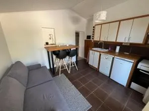 Maisonnette face au Garlaban - Lascours