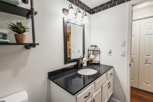 Indoor Hot-Tub! Spacious & Updated MQT Township Home!