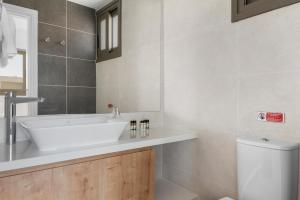 Serenity Waves Villa 17