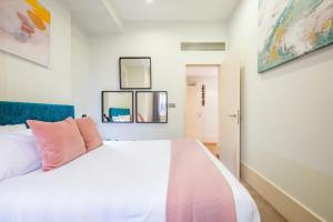 Welcome London - Maddox