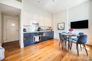 Welcome London - Maddox