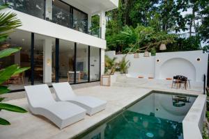 2BR Villa Sand with pool, river view in Canggu