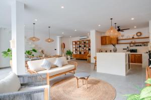 2BR Villa Sand with pool, river view in Canggu