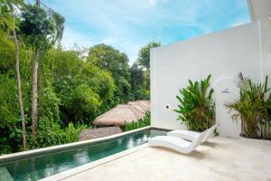 2BR Villa Sand with pool, river view in Canggu