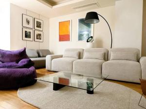 Spacious & Modern Family Retreat