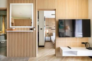 Calypso Garden by Villacarte