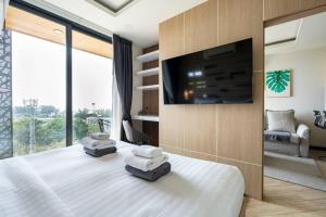 Calypso Garden by Villacarte