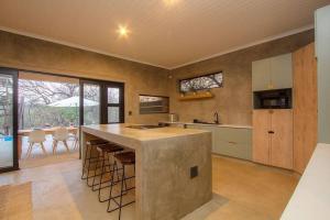 Longneck Luxury Bush Lodge