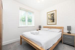 BLUE WATERS 2 by BOURNECOAST- A Modern Apartment Near the Sandy Beaches - FM3590