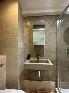 Trendy 2BR 2BA Flat in Crystal Palace