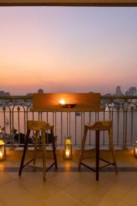 Four Seasons Luxurious Apartment