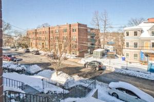 2BR in desirable quiet area nrgrocery T-stop BOS-537