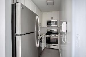 Blueground UES pool gym nr central park NYC-1293