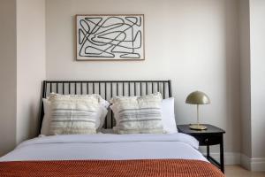 Blueground UES pool gym nr central park NYC-1293