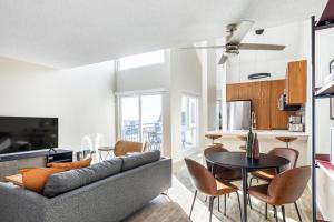 Redondo Beach 2BR Loft w Pool Gym nr Beach LAX-397