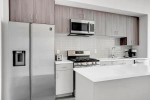 Woodland Hills Studio w Gym Pool nr 101 LAX-830