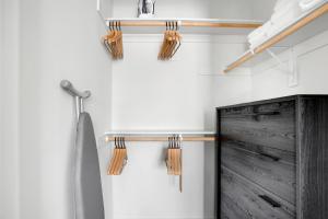 Woodland Hills Studio w Gym Pool nr 101 LAX-830