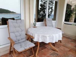 Studio apartment Milna, Hvar Buratovic