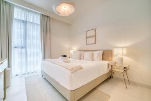 Luxury 2-Bed Apartment l Emaar Beachfront