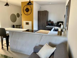 Appartements Charmant T2 avec terrasse : photos des chambres