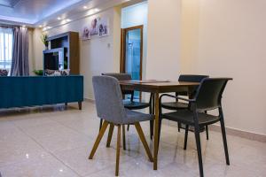 Elegant 2 BR Apartment Kileleshwa - Free Netflix, Parking, Superfast WIFI, Views of Arboretum