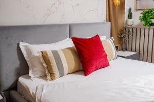 Romana Vibe Elegance In the Heart Of The City