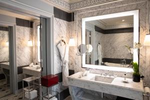 Hotels La Reserve Paris Hotel & Spa : photos des chambres